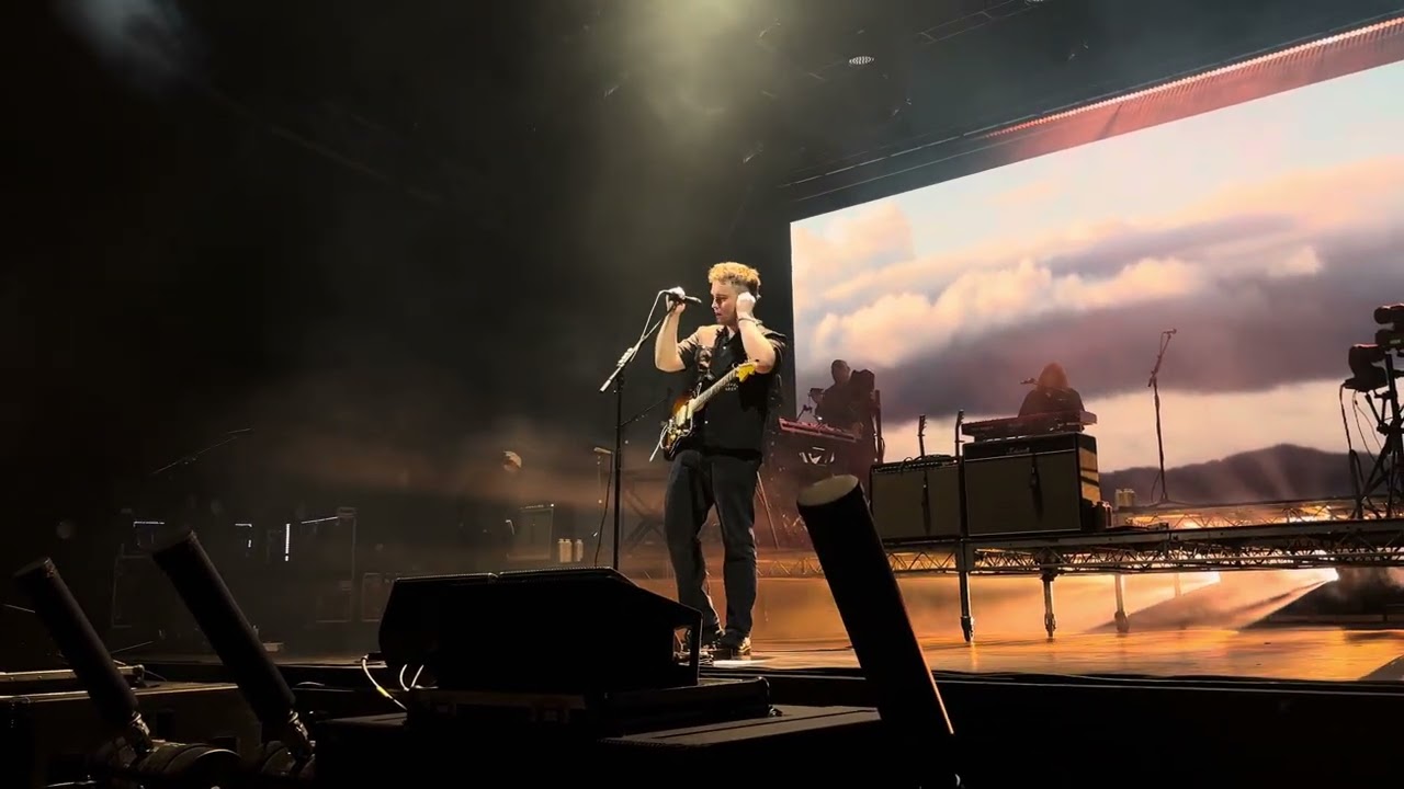 Sam Fender - Crumbling Empire (Melbourne, Night 1, 14 November 2025)