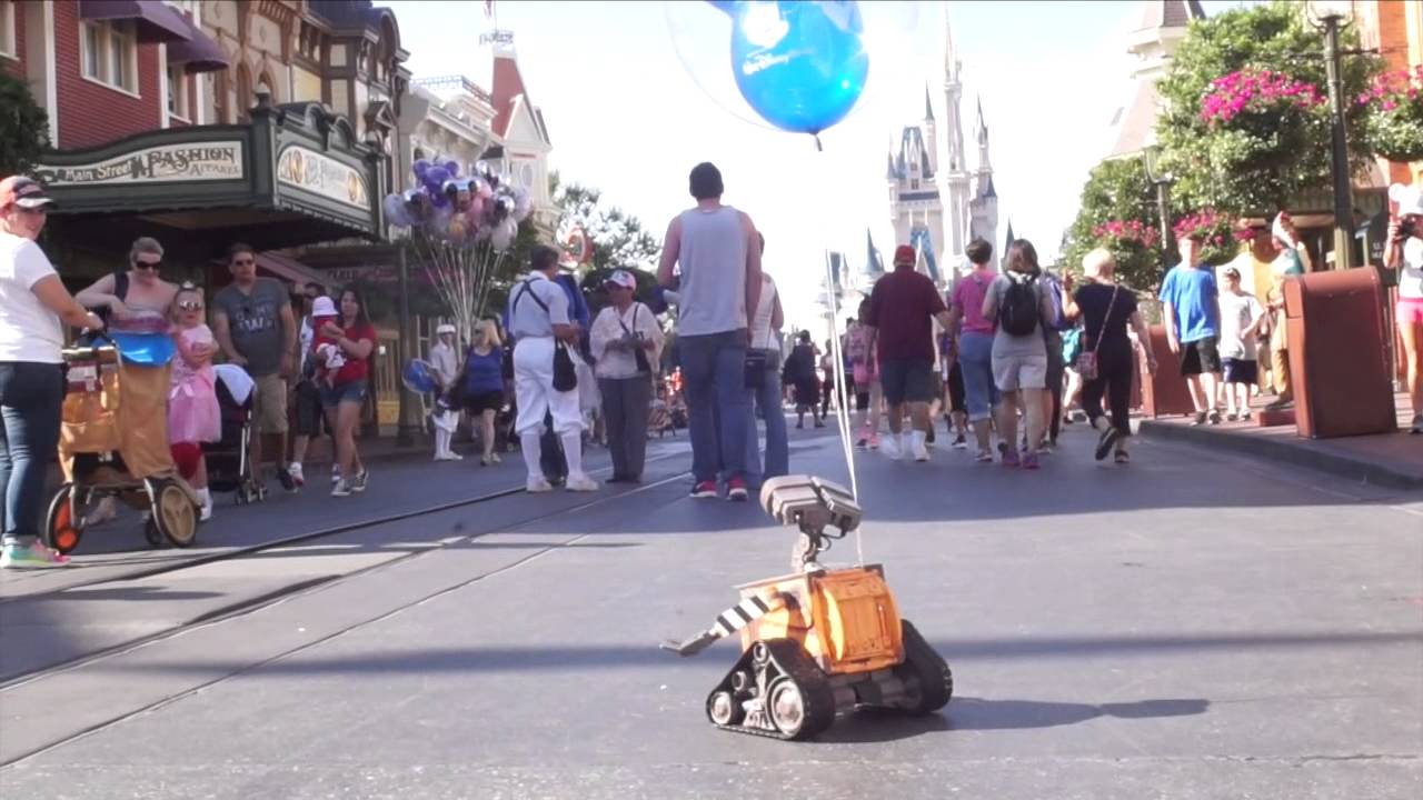Adventures with Wall•E (a trip to the Magic Kingdom)