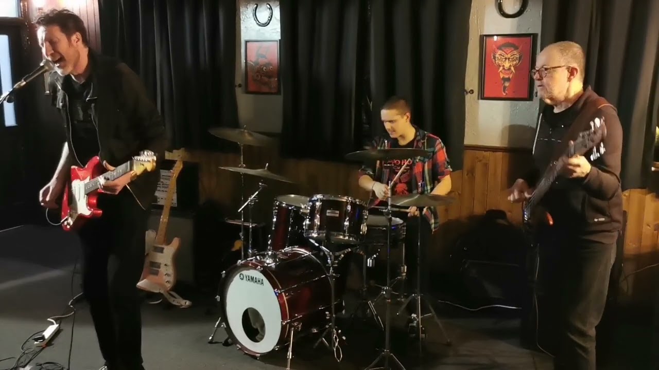 Bristol blues club 18.2.25 The Jon Amor Trio.
