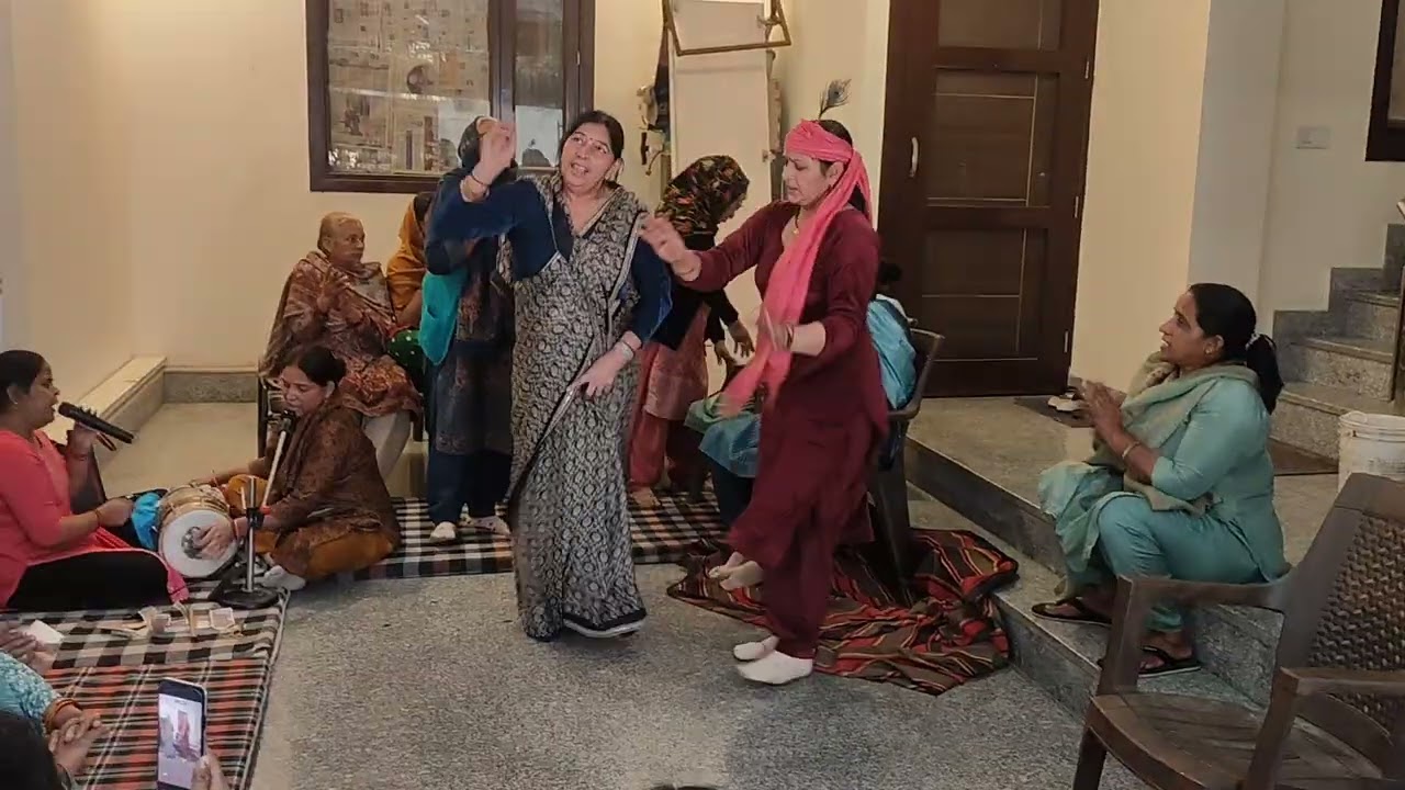 सब के संकट दूर करेगी ओ बरसाने वाली बजाओ राधा नाम की ताली