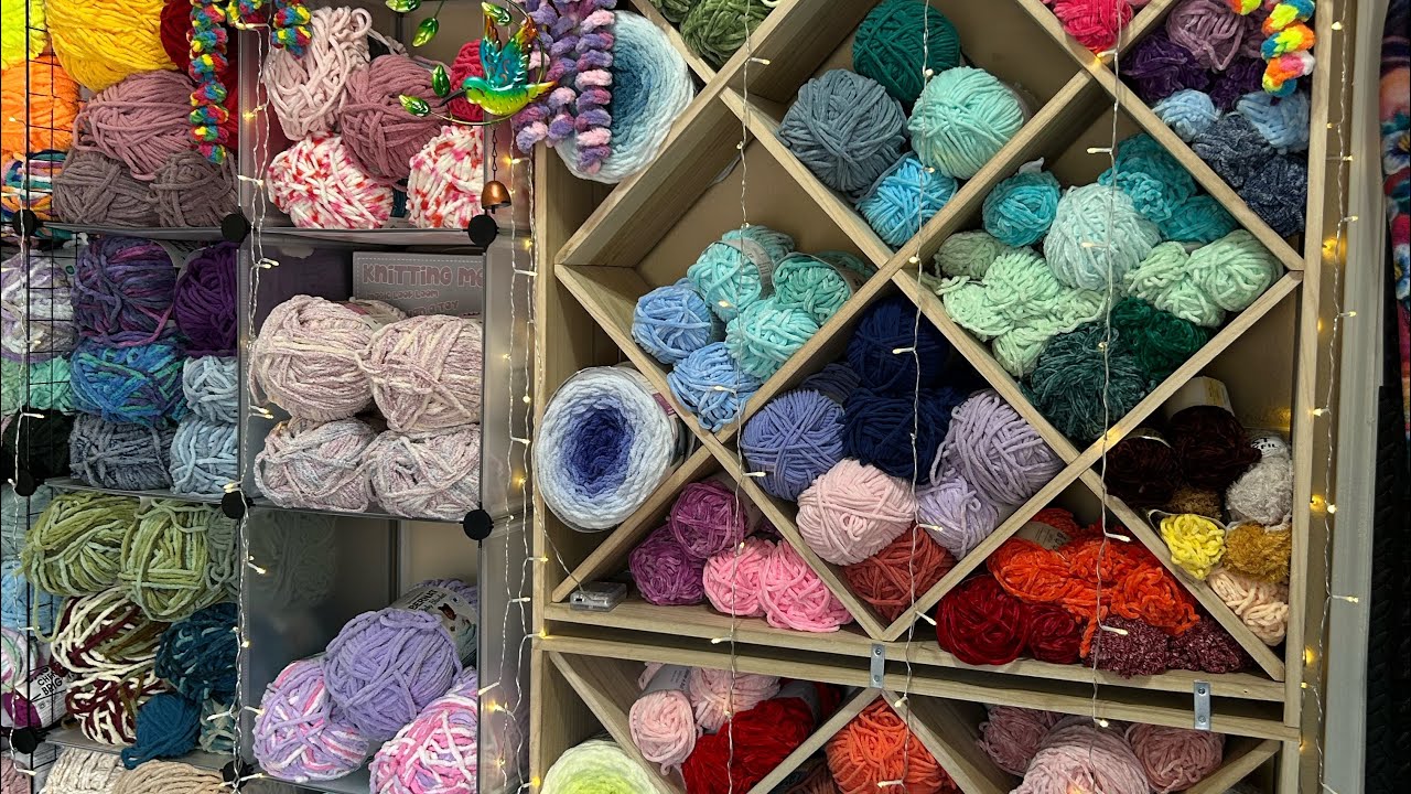 Rearranged the Studio one more time, what I plan to crochet, trying to catch up!