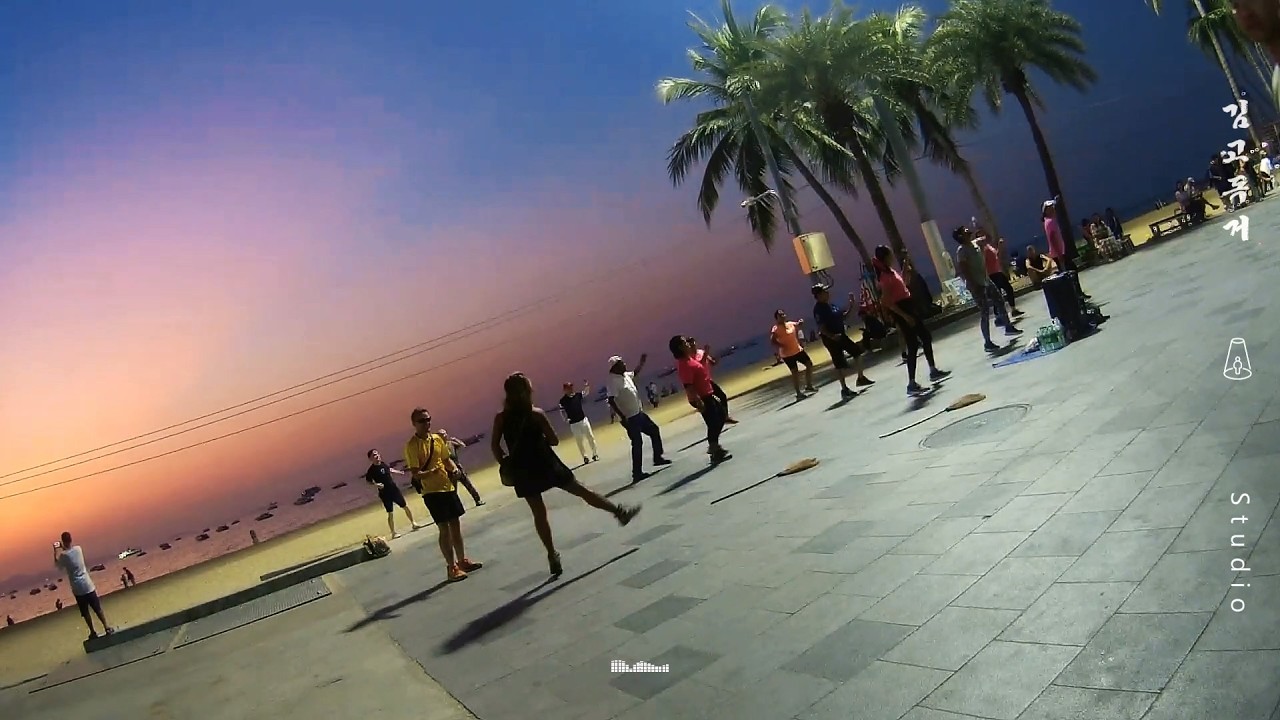 파타야의 밤을 전자음악으로 감전시켜 🔌 일렉트로닉팝 플리
