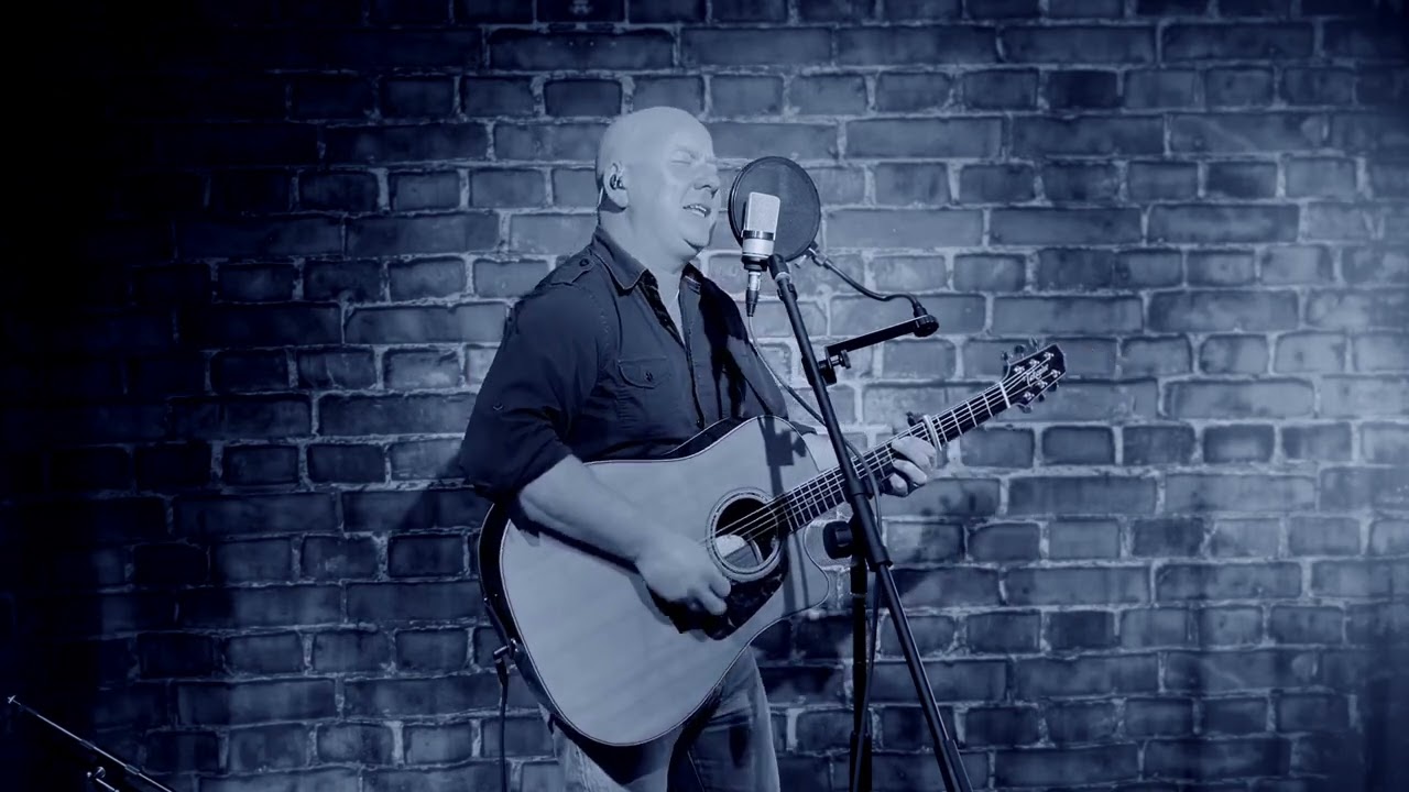 Walking In Memphis - Paul Mahon