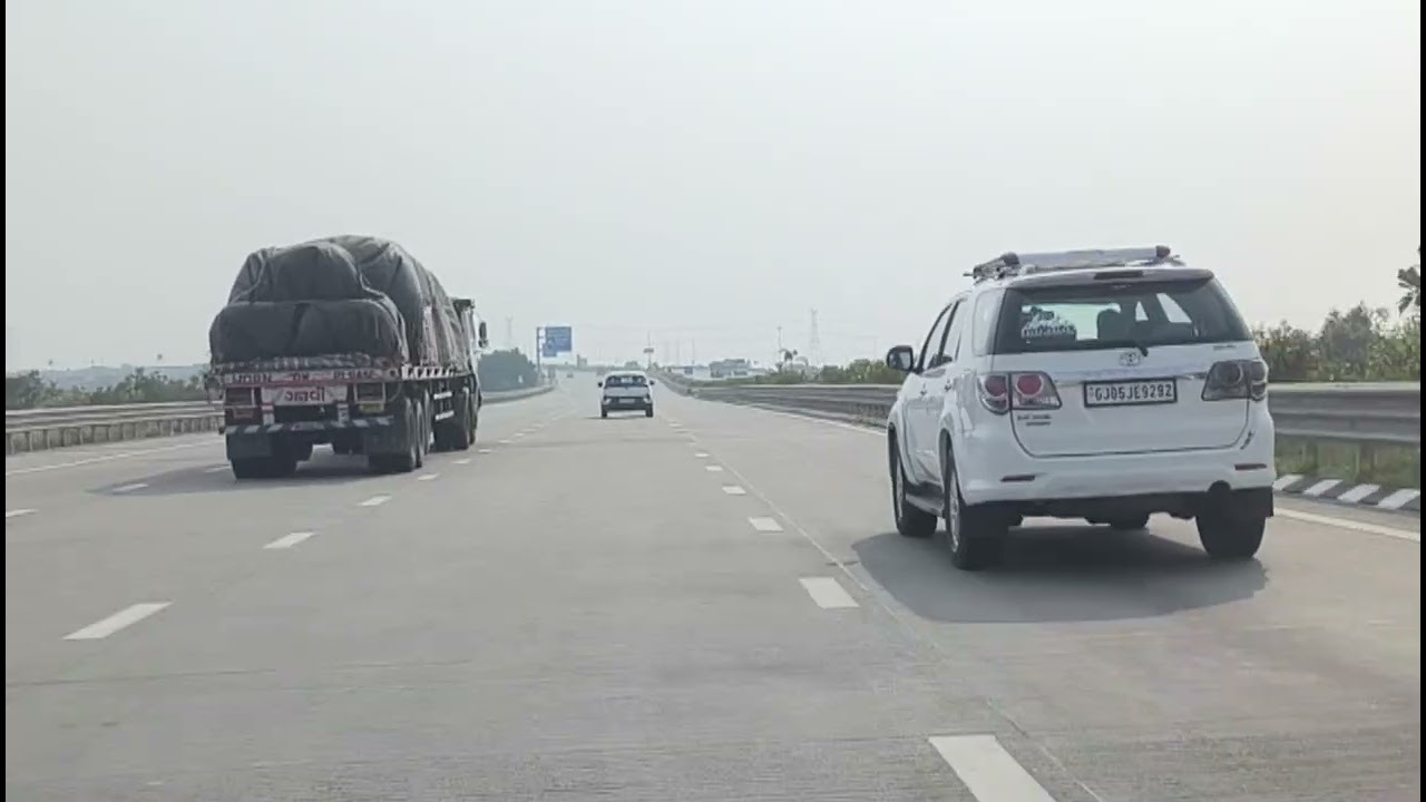 Vadodara to surat way to dehli mumbai Xpress part 1
