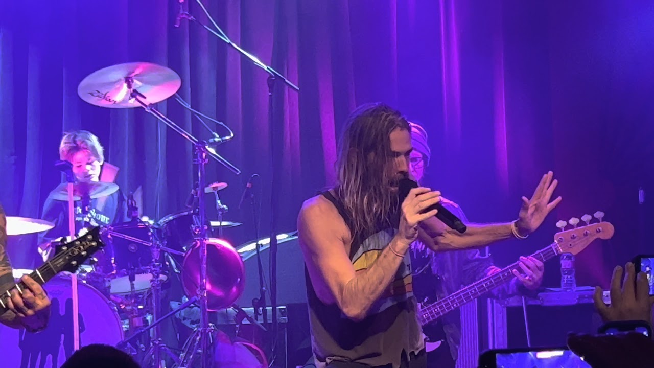 NHC (Navarro, Hawkins, Chaney) Ziggy Stardust (David Bowie) at The Troubadour in 4K on 11/23/21