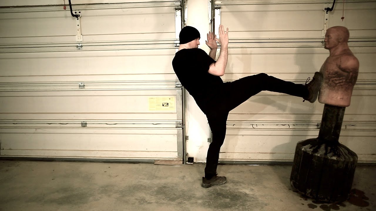 How To End A Fight With The Classic Muay Thai Kick │ Rear Front Kick