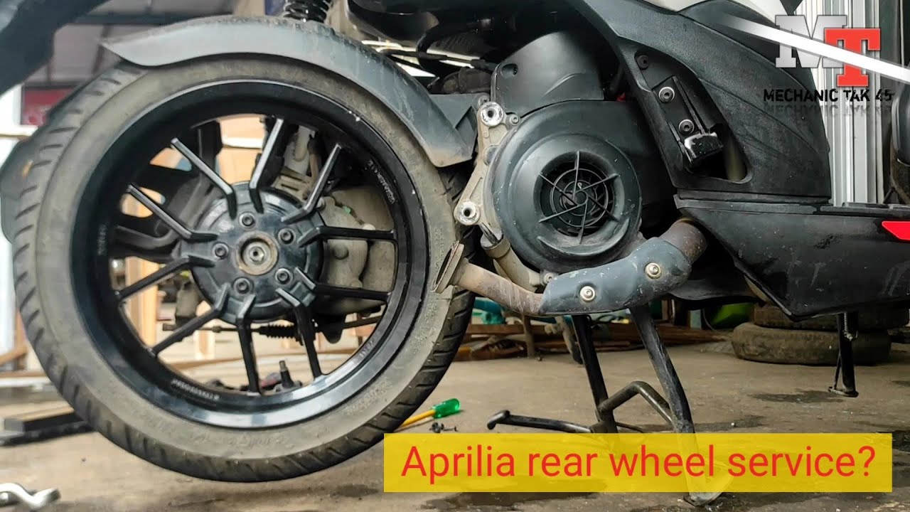 Обслуживание заднего колеса Aprilia 160 // ремонт у механика
