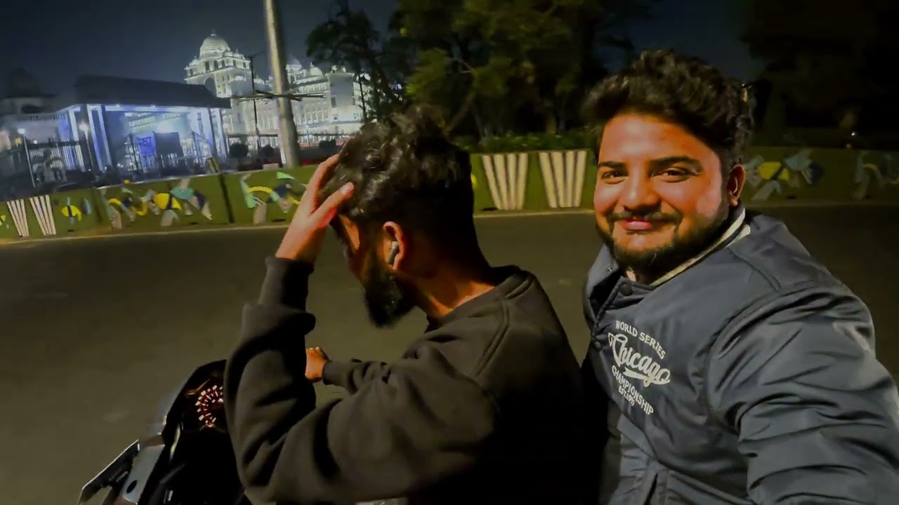 Night Ice-Cream Ride at Tank Bund Hyderabad 🍦🌙#TankBund #HyderabadNights#IceCreamVlog #HyderabadVlog