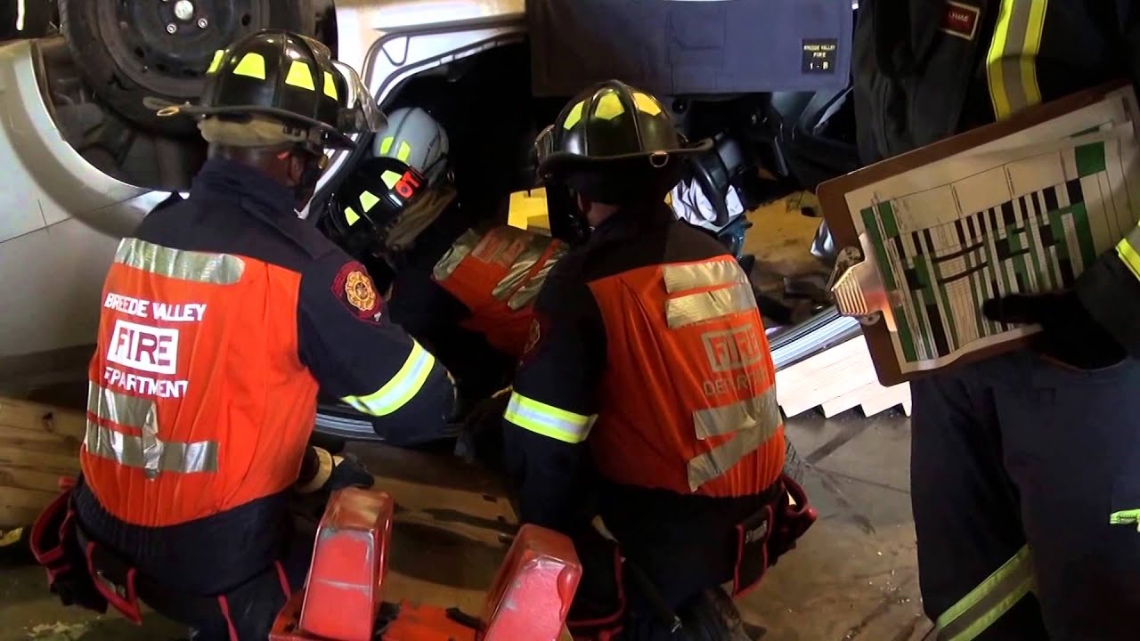 Holmatro Complex Evolution Vehicle Extraction: Breede Valley in action at SAESI 2015