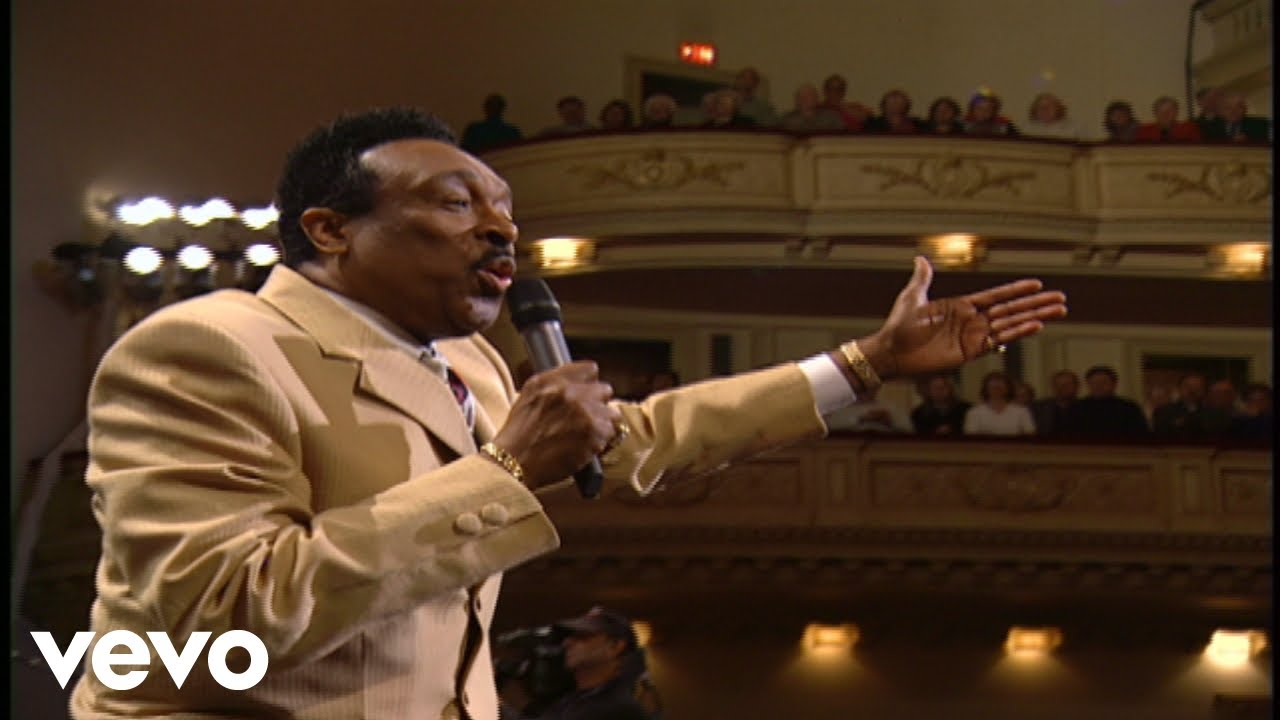 Bill & Gloria Gaither - God Be With You [Live] ft. Jessy Dixon