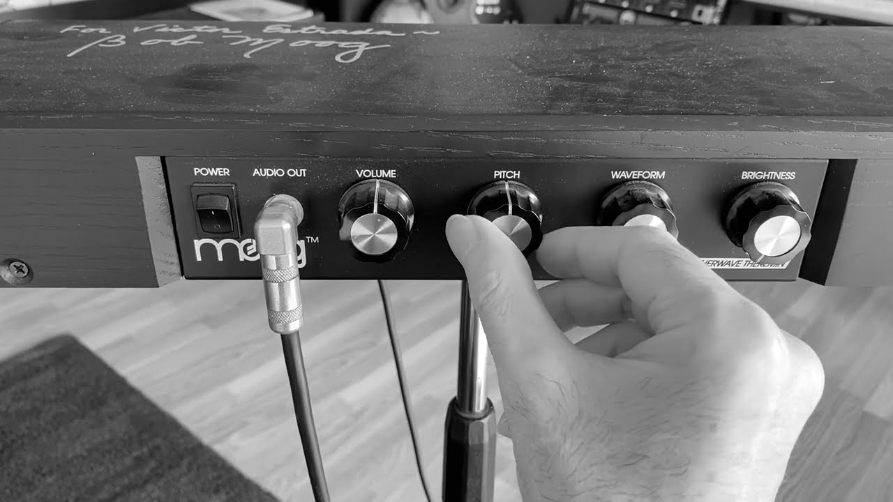 Recalibración del potenciómetro «Pitch» del theremin Etherwave Standar