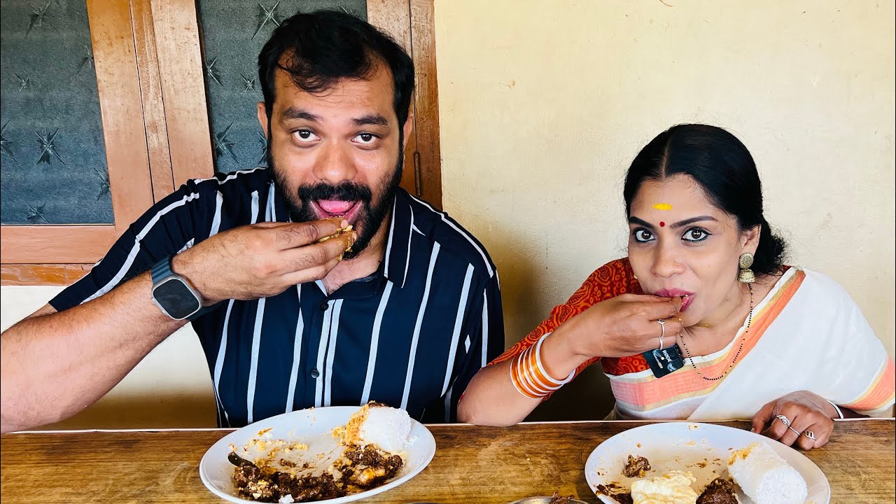 ചൂട് പുട്ടും വറുത്തരച്ച നാടൻ കോഴി പെരട്ടും കിടിലൻ കോമ്പിനേഷൻ | street food kerala
