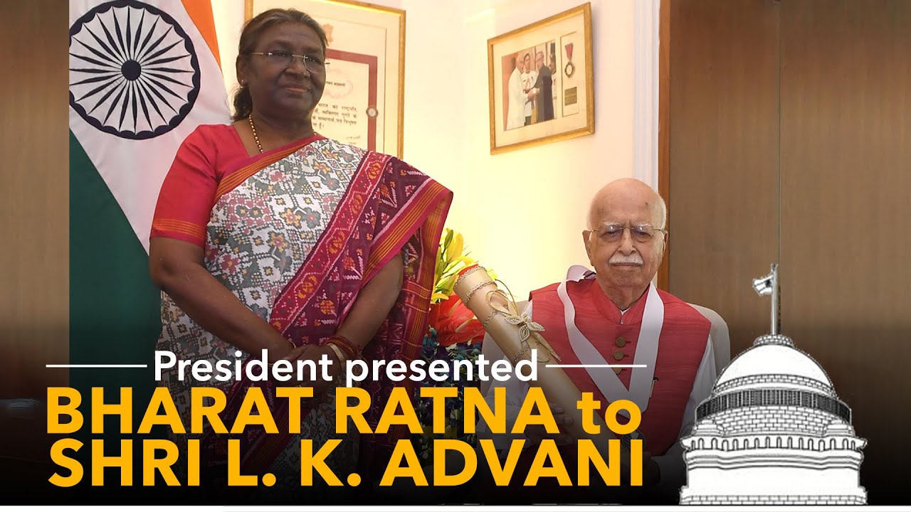 President Droupadi Murmu presented Bharat Ratna to Shri L. K. Advani at his residence