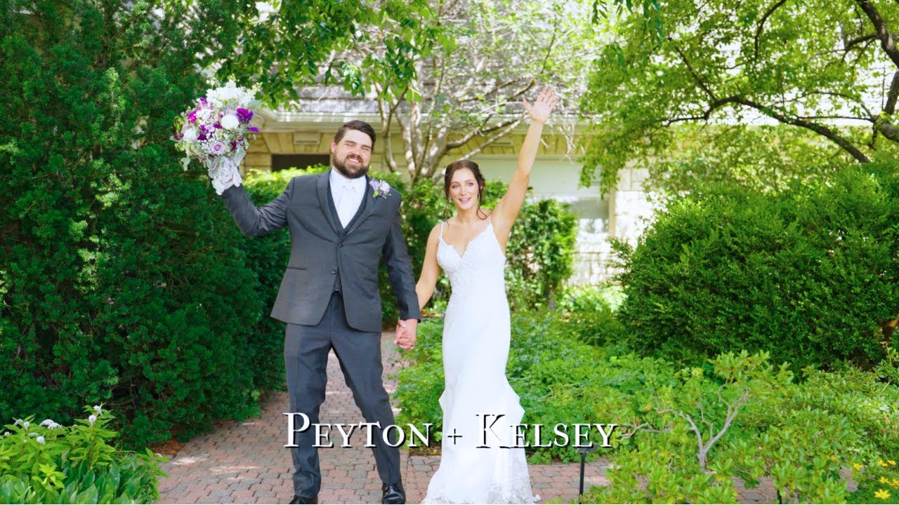 Peyton & Kelsey | KSU Alumni Center | Kansas Wedding Trailer