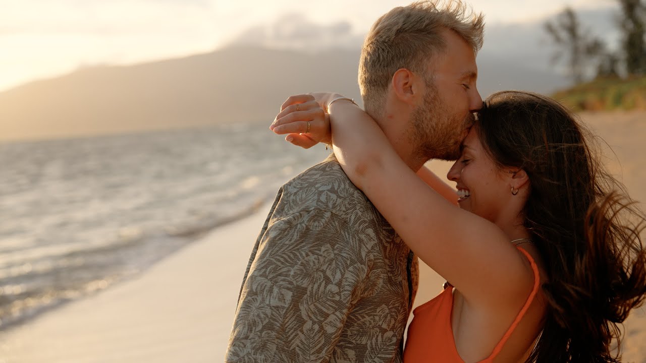 chris + liz engagement in hawaii