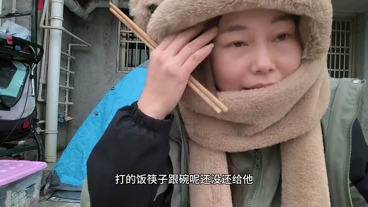 网友好奇300斤小推车能装这么多东西吗，上坡的时候又是如何上去 #帐篷 #露营 #露营帐篷 #户外露营