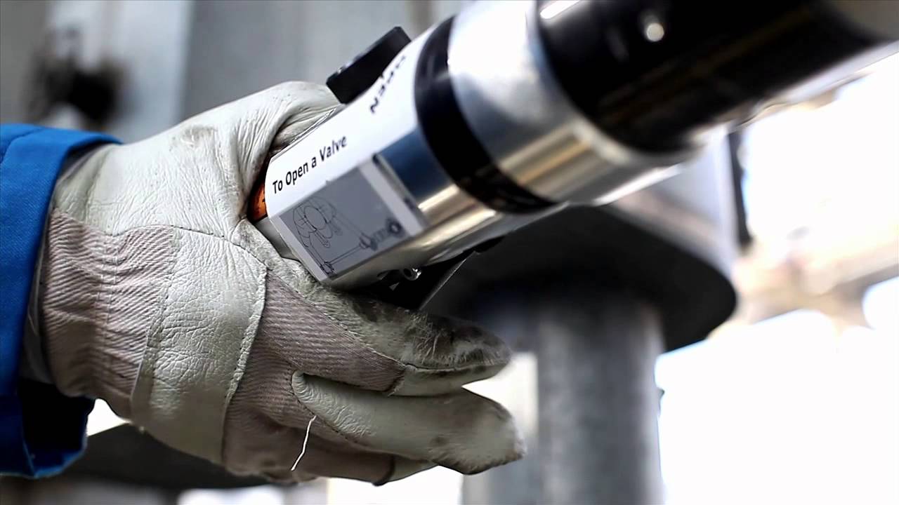 Power Wrench portable valve actuator; main features