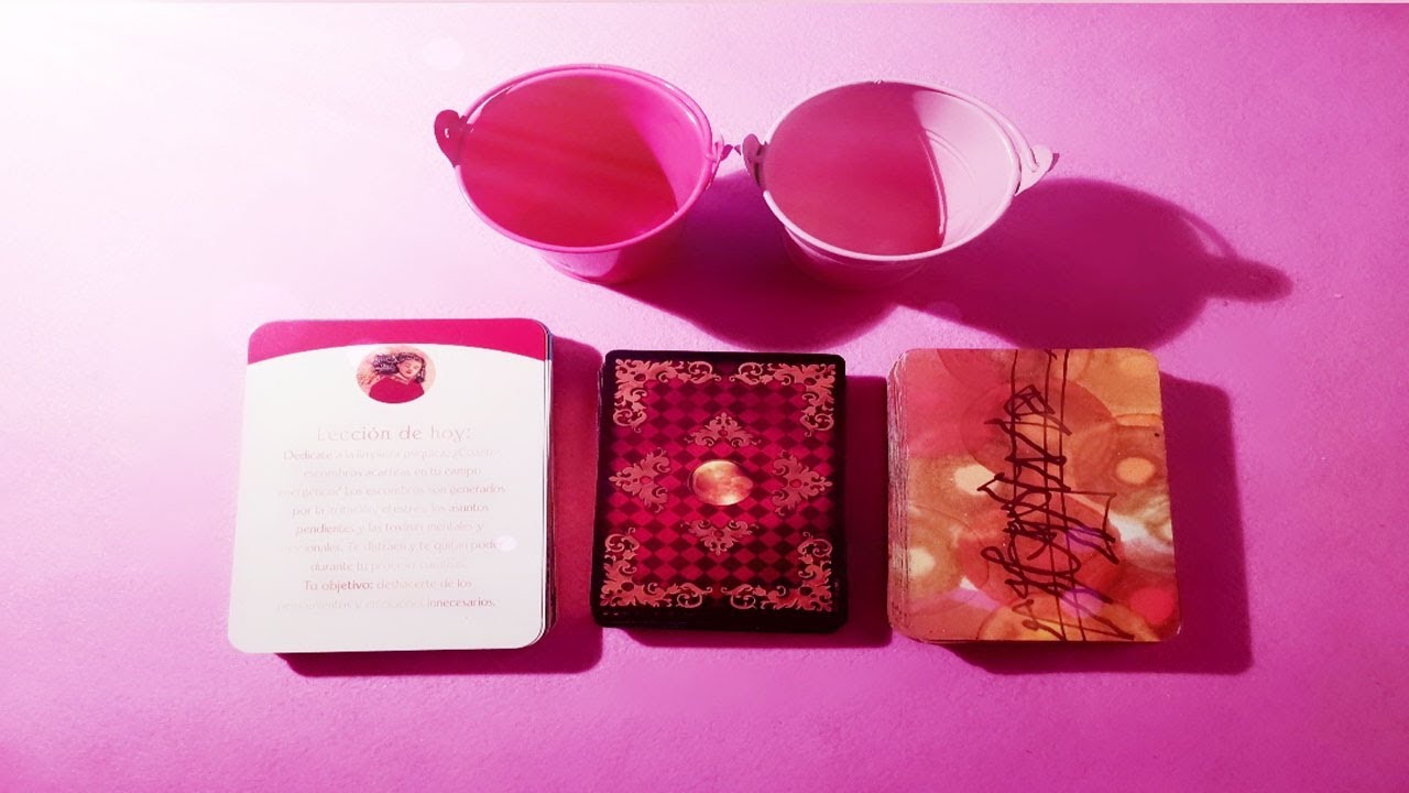QUÉ PIENSA DE TI EN ESTE PRECISO INSTANTE   ? . Tarot interactivo.