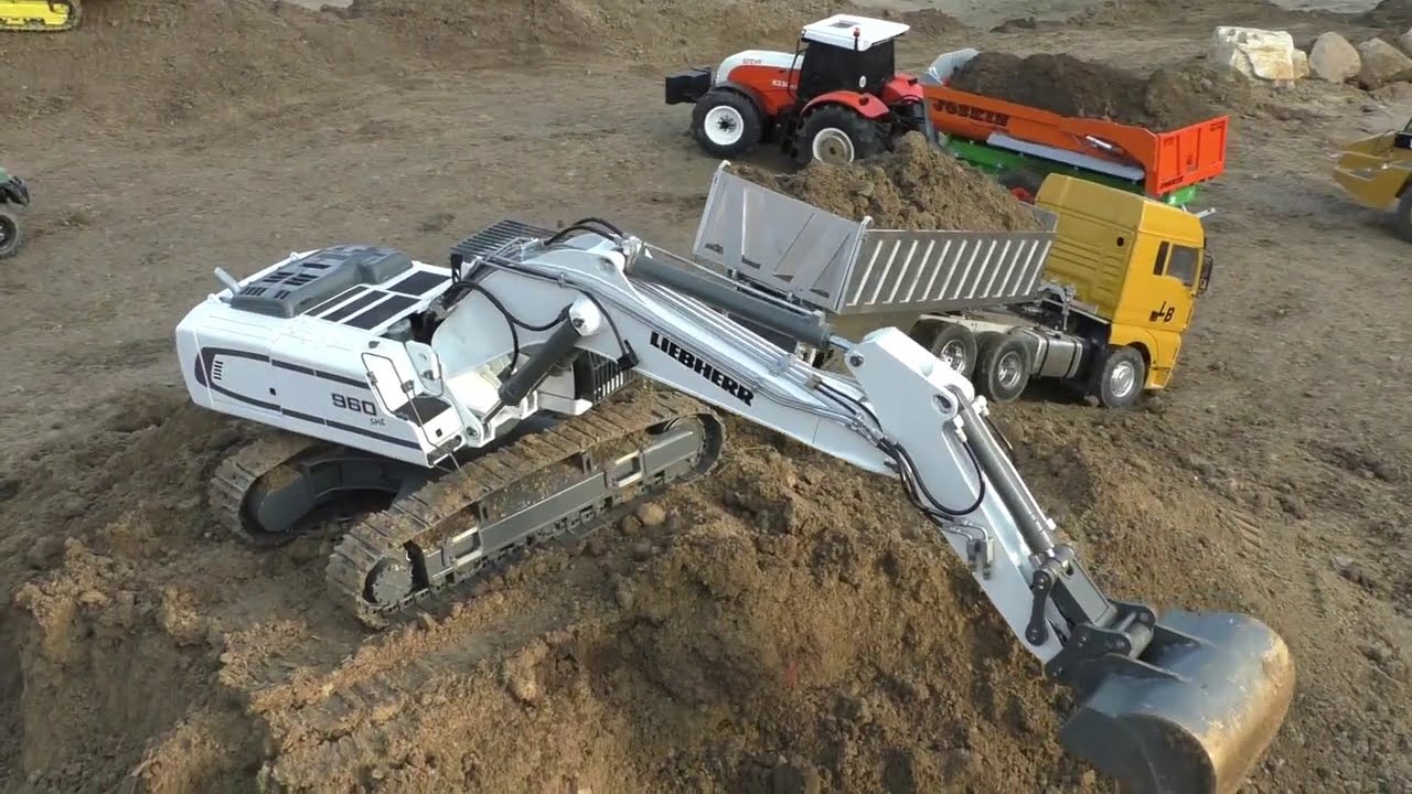 GREAT RC EXCAVATOR & TIPPER TRUCK MIX! Lots of Details!