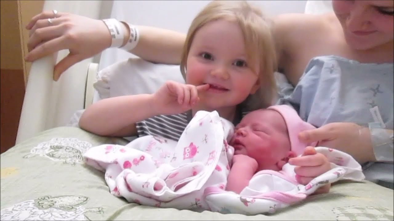 Big Sister Meets Baby Sister For The First Time! (warning very adorable)