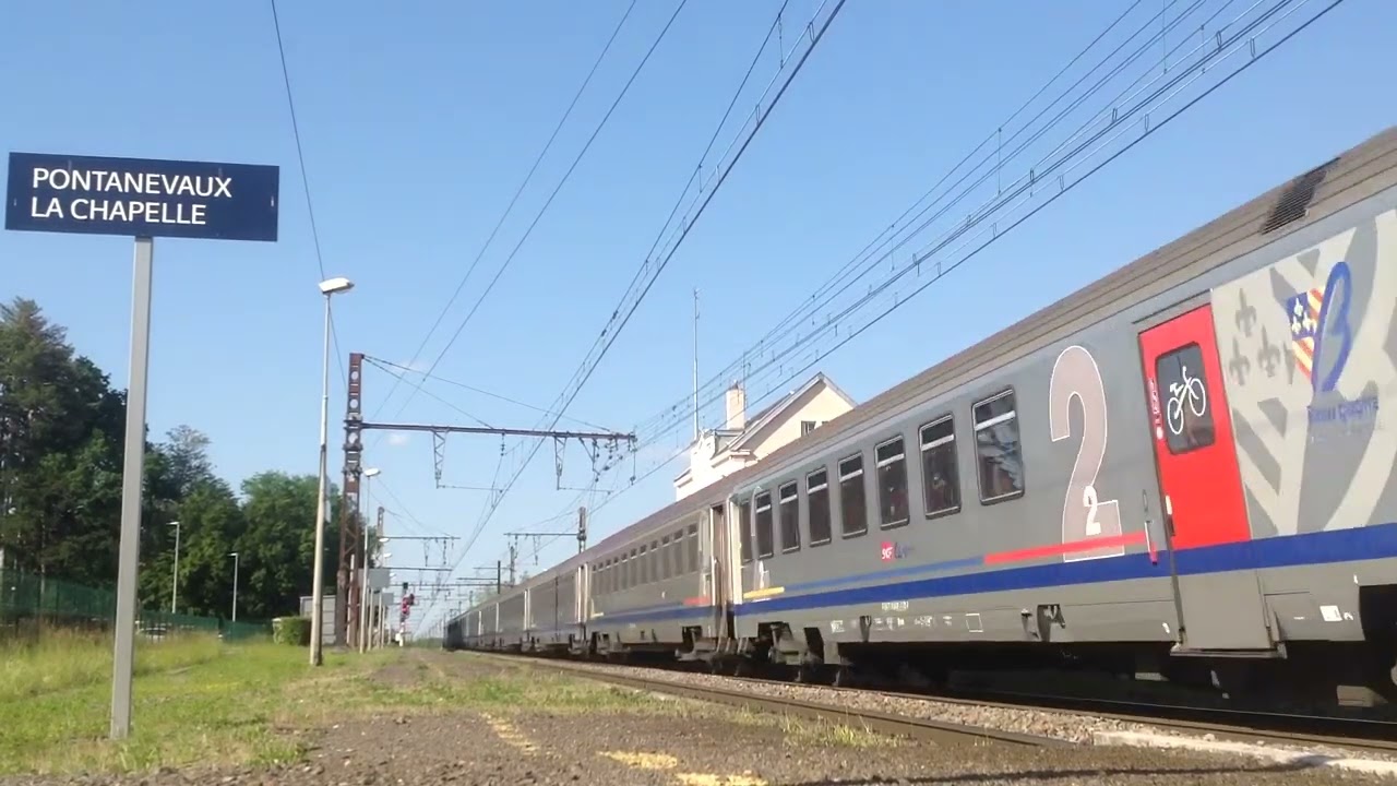 BB7244 avec rame corail Bourgogne &agrave; Pontanevaux