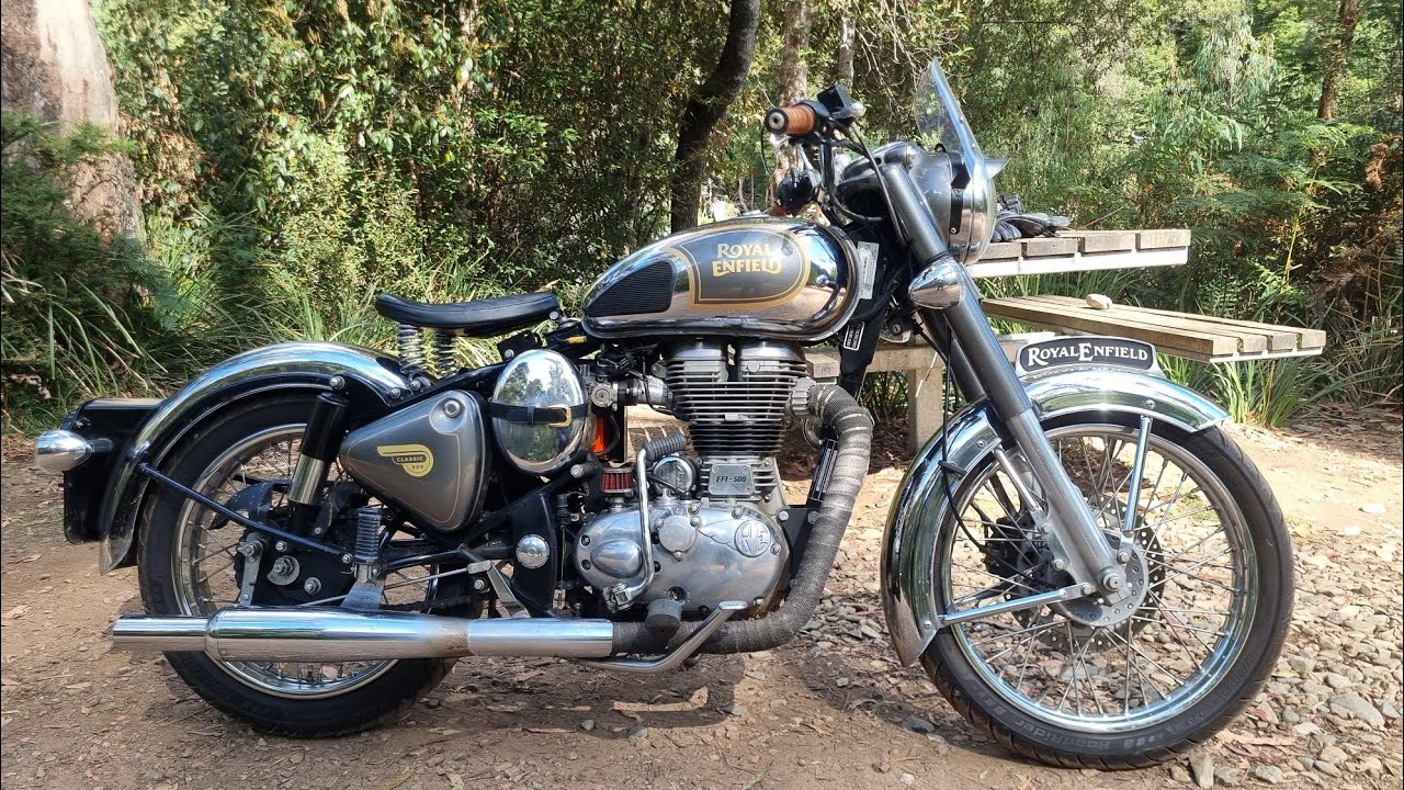 Custom 2017 Royal Enfield Classic 500 Exhaust Sound and Walkaround 4K 