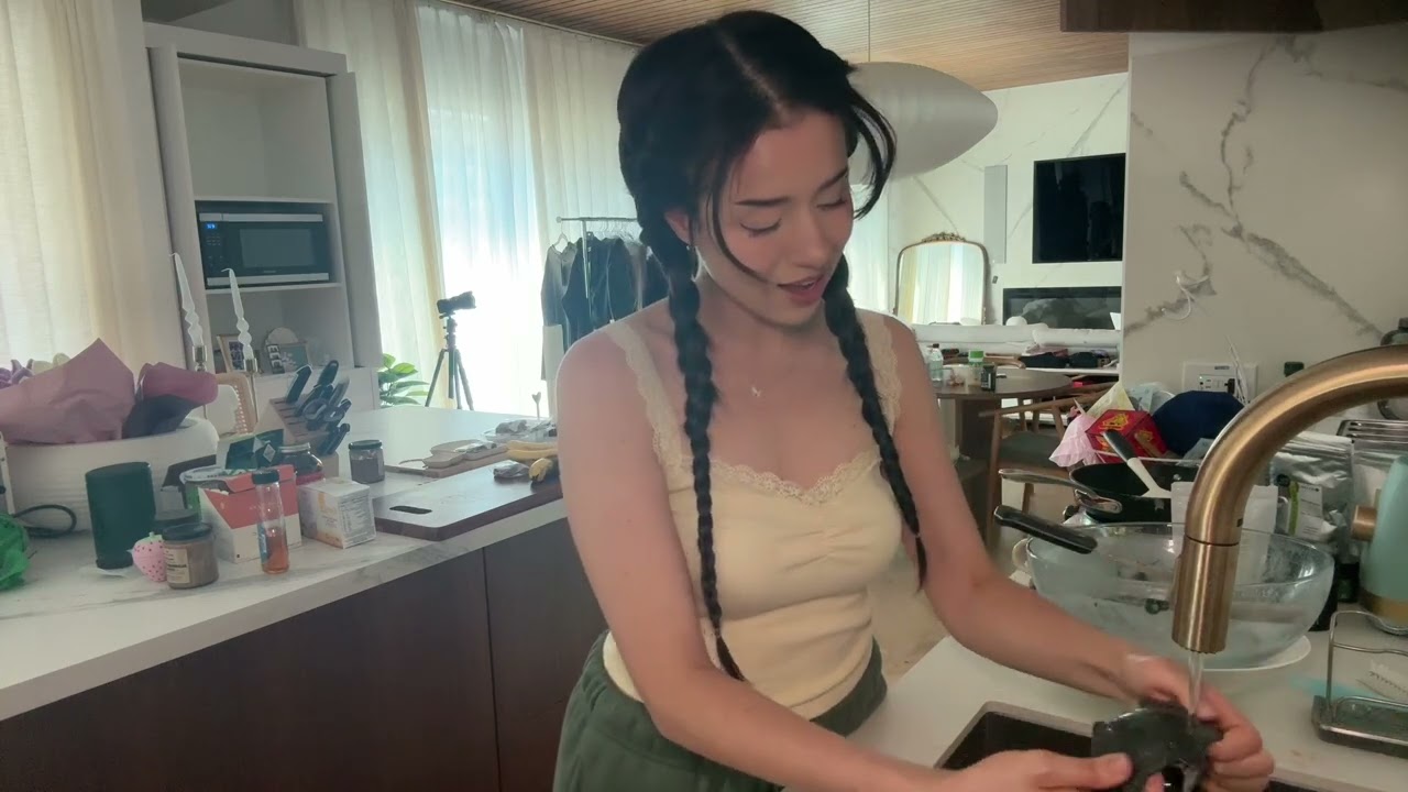 Pokimane-  House Chores