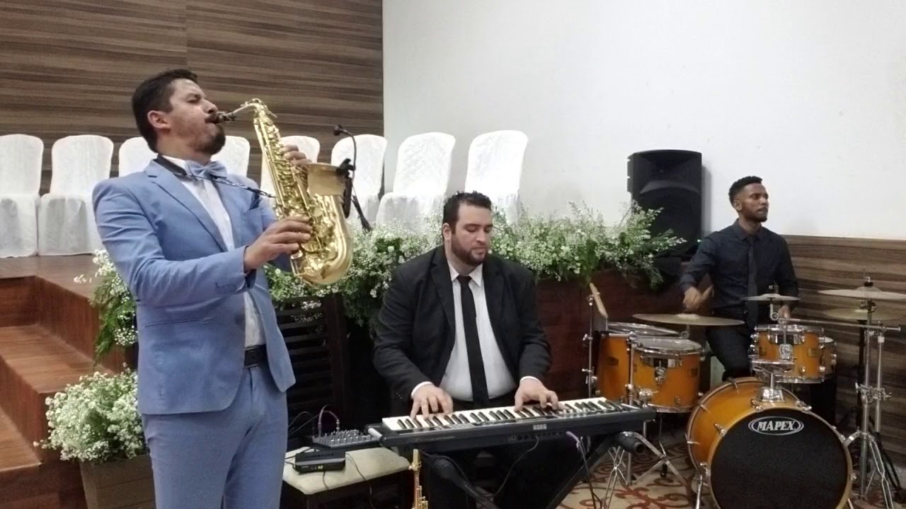 Diogo Pinheiro Trio - Shout to the Lord