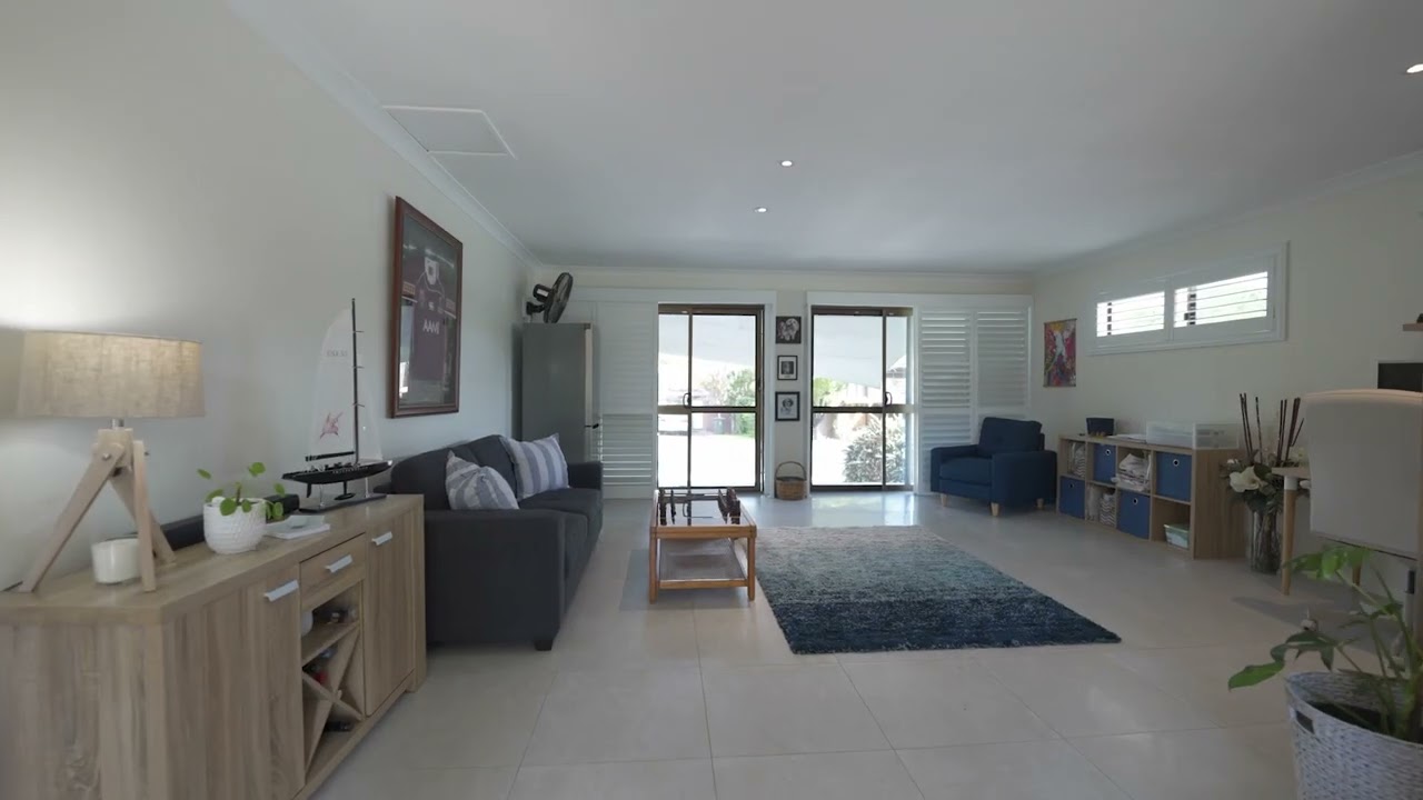Property Showcase - 17 Brooklands St Eight Mile Plains