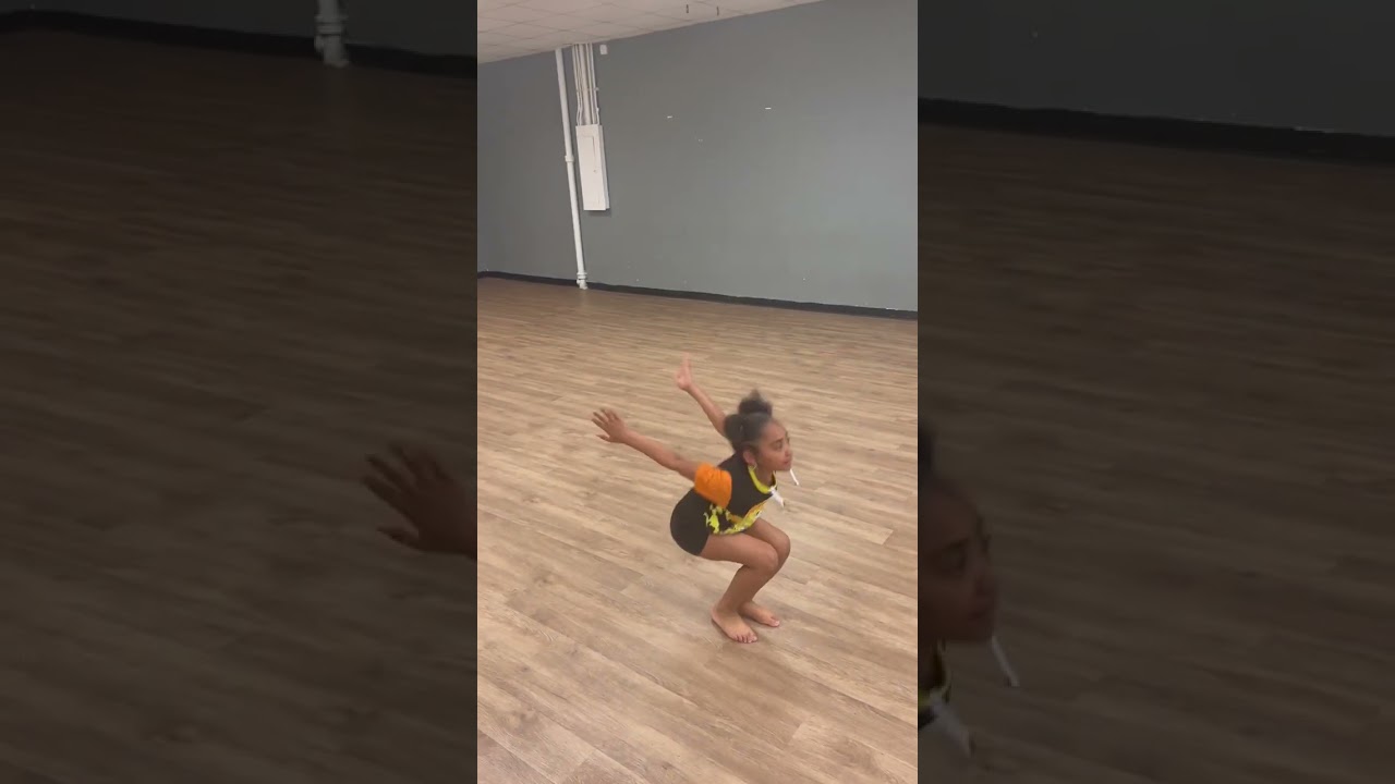 Girl who is scared of doing a back handspring off the Mat FACES HER FEAR 😨🥹 #shorts #trending