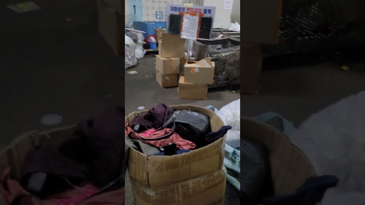 Korean People throwing new dress and clothes at the garbage area🗑 in South Korea🇰🇷  #pinoyofw #korea