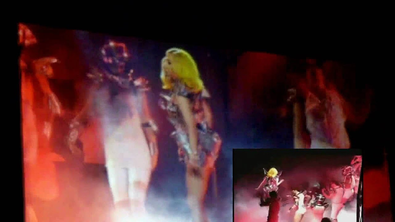 lady gaga(bad romance)live 2010