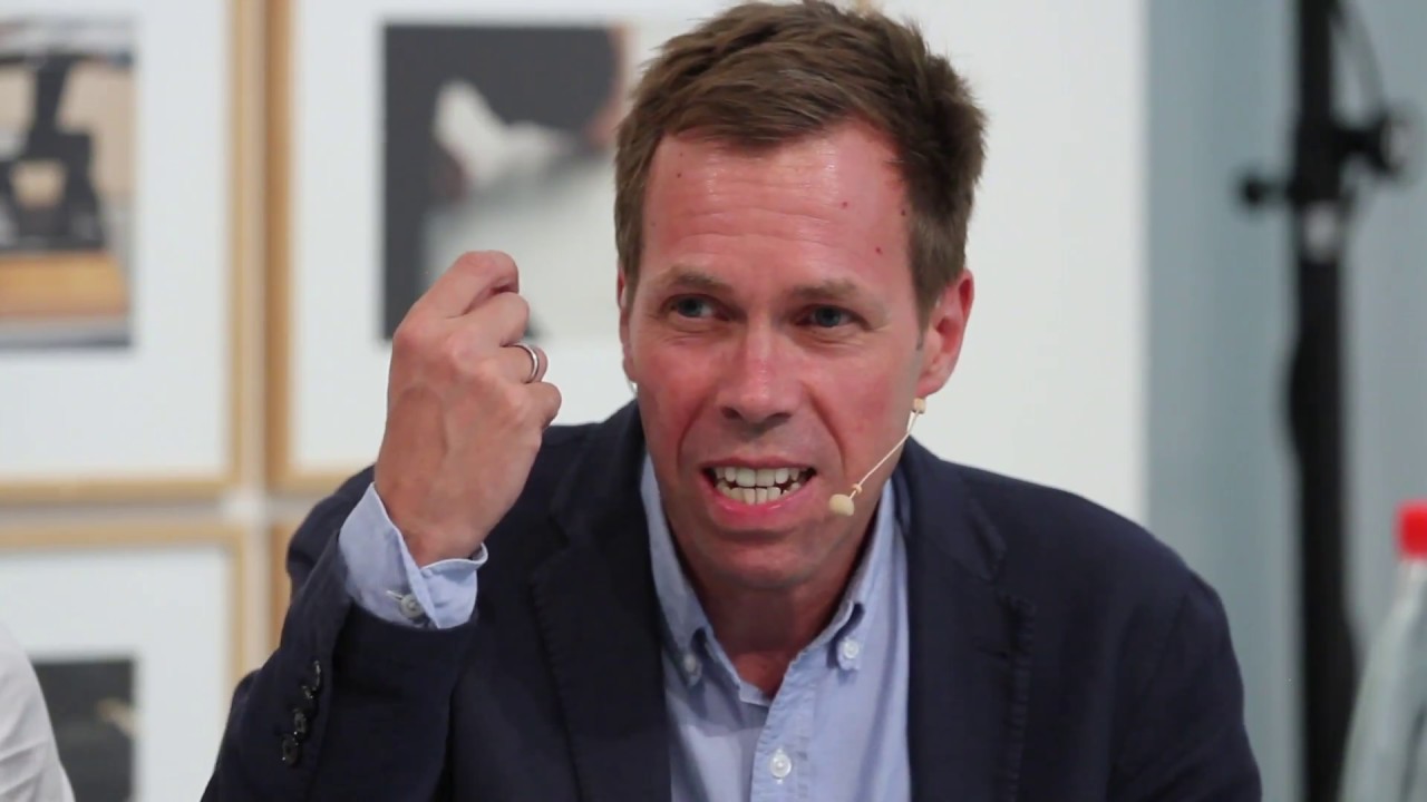 Podiumsdiskussion: FOTOFINISH. Siegeszug der Fotografie als künstlerische Gattung