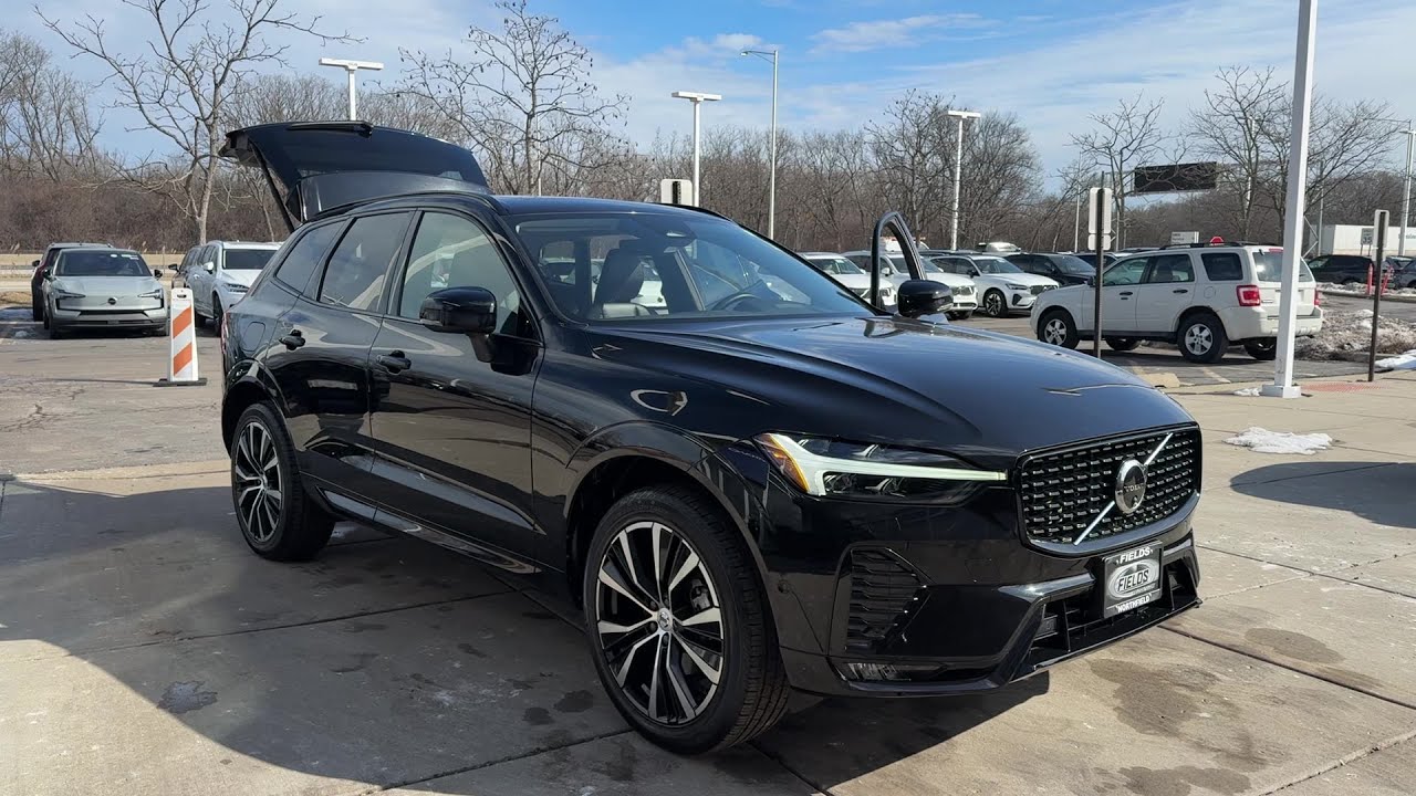 2024 Volvo XC60 Plus Dark Theme Highland Park, Evanston, Deerfield, Lake Forest, Winnetka, IL