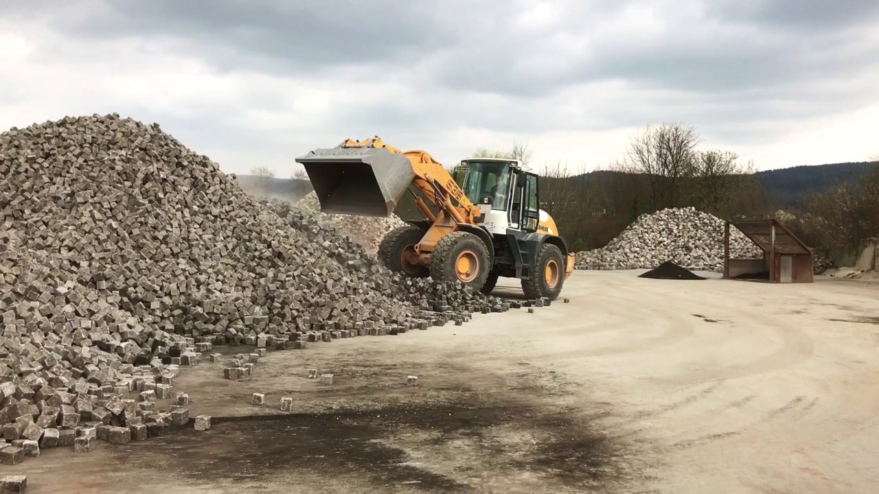 Natursteinrecycling Kleinsteinpflaster mittels Rotarcleaner ( Materialaufbereitung )