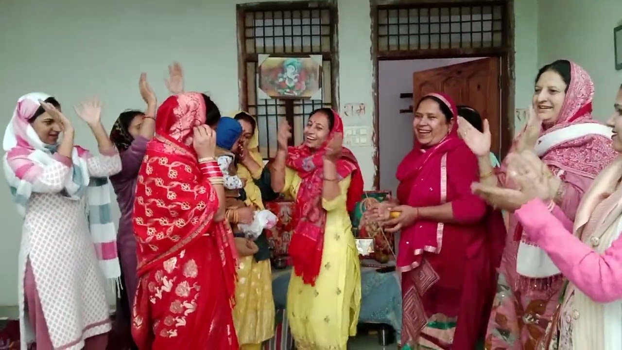 कल हमने हरकिशन वाली गली में किया कीर्तन सारी बहनों ने बड़ा प्यार दिया 🙏🙏🙏🙏🙏
