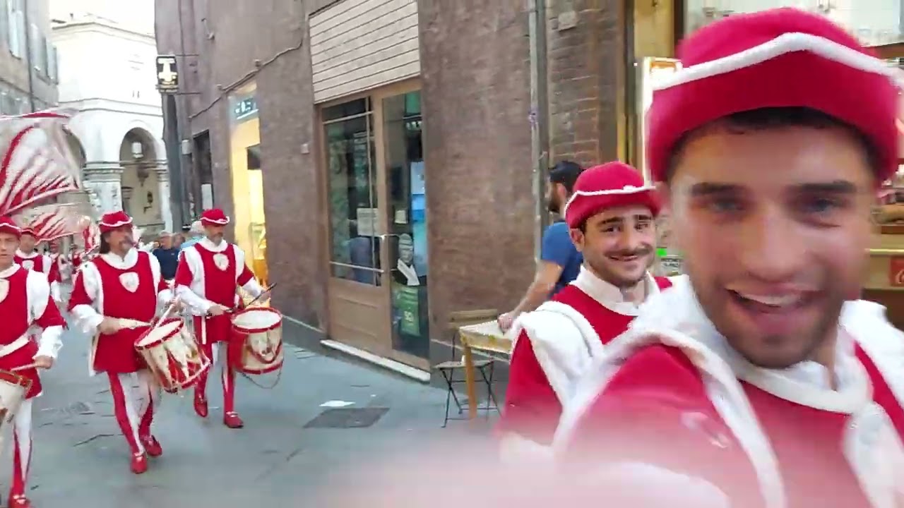 il rientro della Contrada della Giraffa 2022