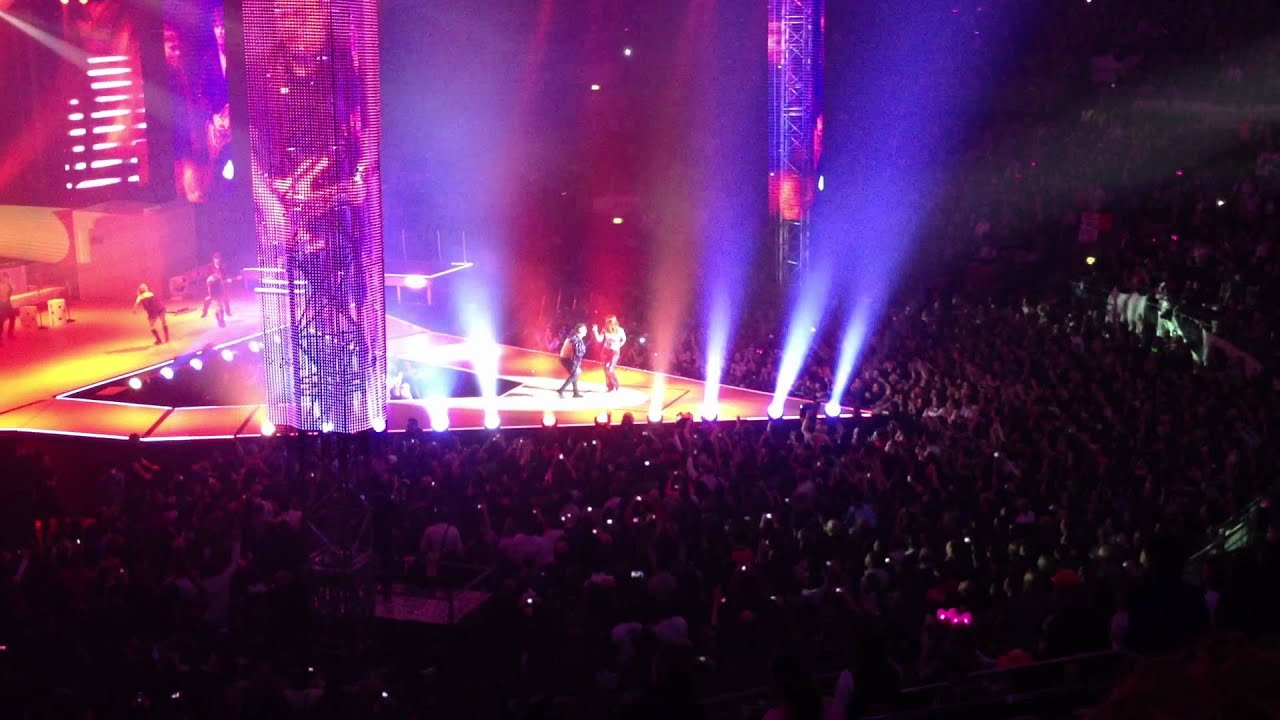 LA MIA BANDA SUONA IL ROCK*LAURA PAUSINI*CONCERTO INEDITO WORLD TOUR ROMA*01/01/12