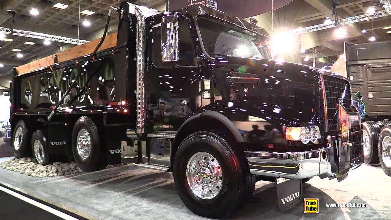 2017 Volvo VHD84B 200 Dump Truck with D13 455hp Engine - Walkaround - 2017 Expocam Montreal