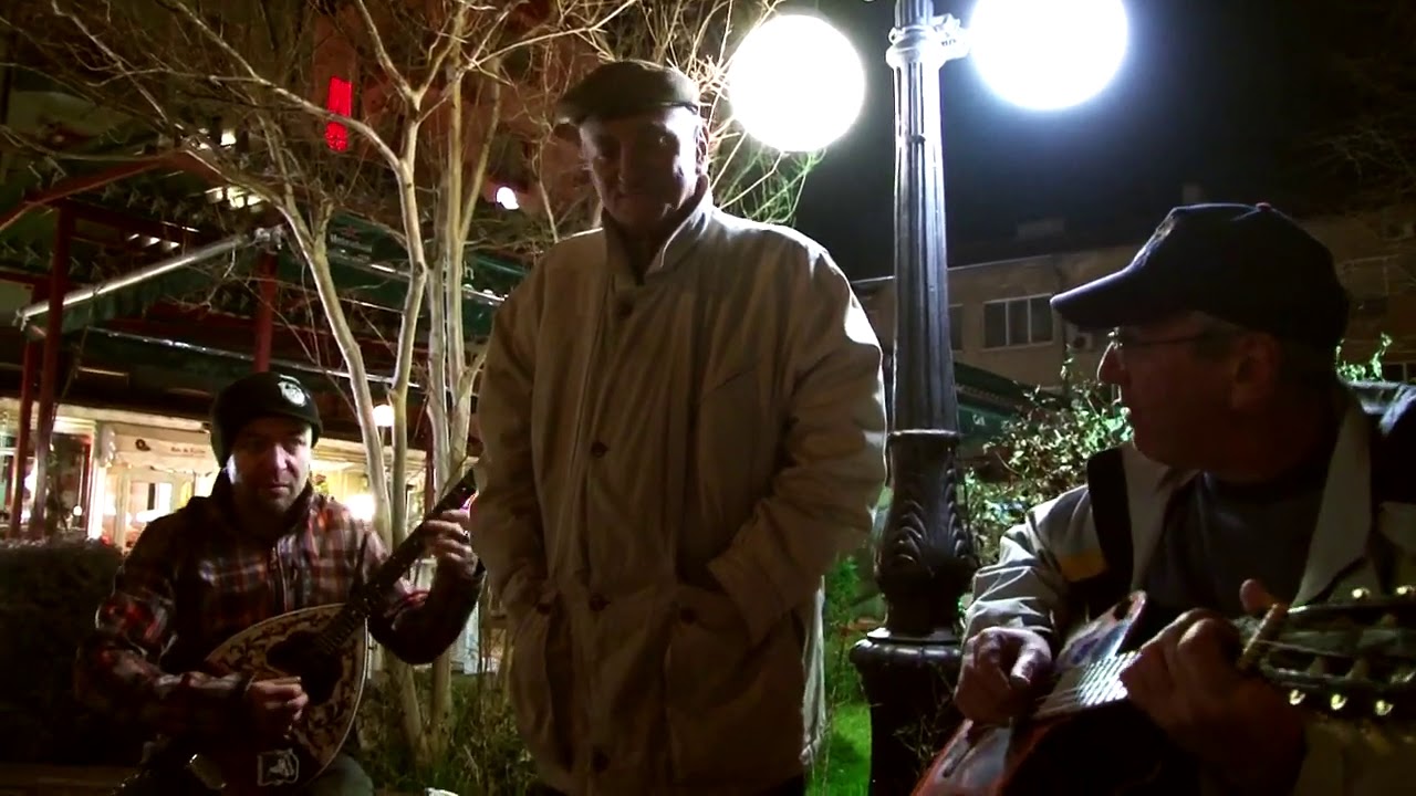 Матей Стоянов представя...
