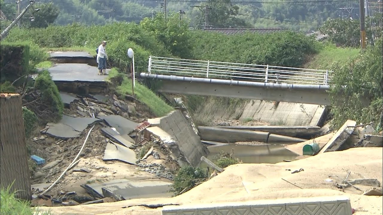 爆発・土砂崩れ・浸水…岡山の記録的豪雨　映像ドキュメント