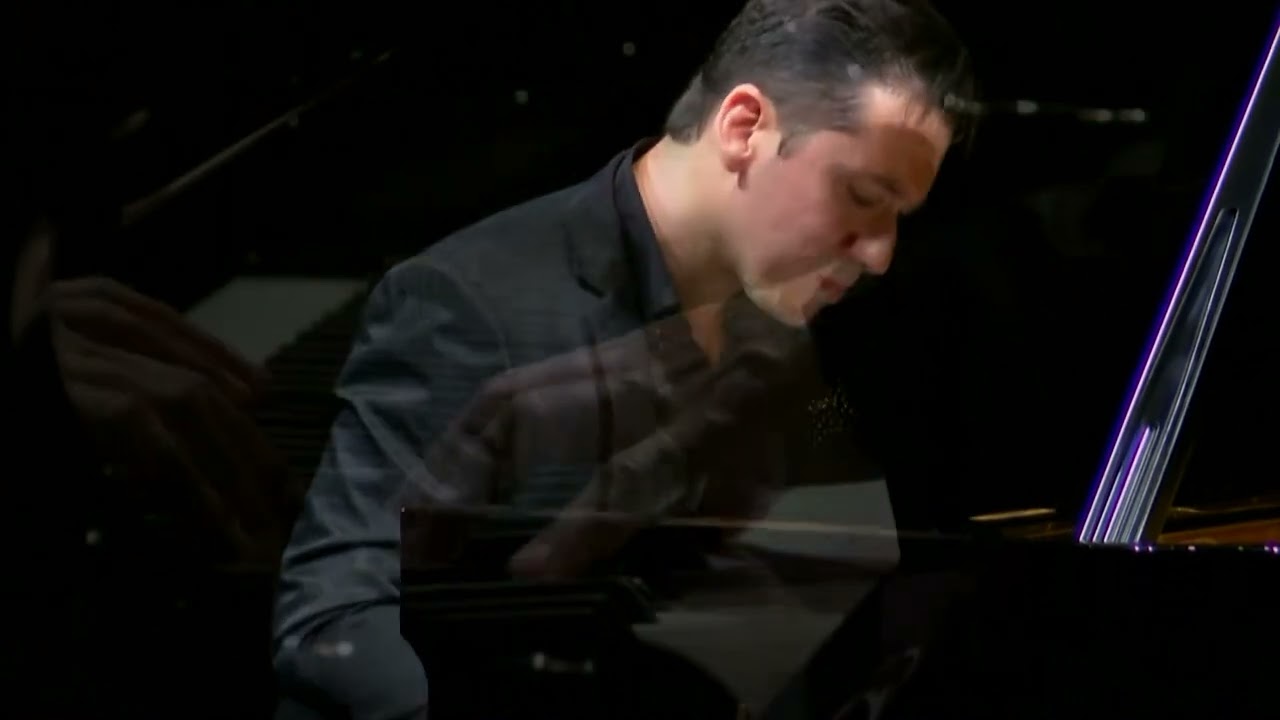Astor Piazzolla: Milonga del Ángel - Alejandro Vela Live Concert