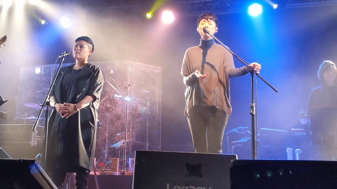 岑寧兒 Yoyo Sham & 林二汶 Eman Lam (for 盧凱彤 Ellen Loo) - fly