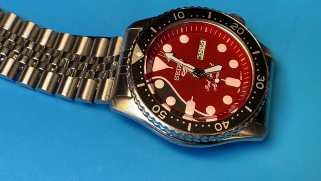 What is inside the fake seiko diver