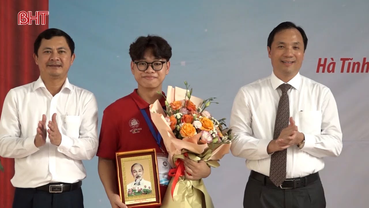 Tuyên dương nam sinh Hà Tĩnh giành HCV Olympic Hóa học quốc tế