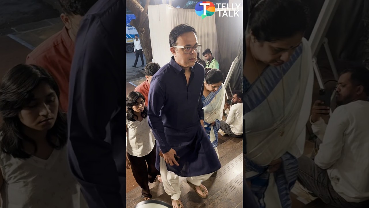 Sumeet Raghavan pahunche apne family sang Satish Shah ke prayer meet mein #shorts #sumeetraghavan