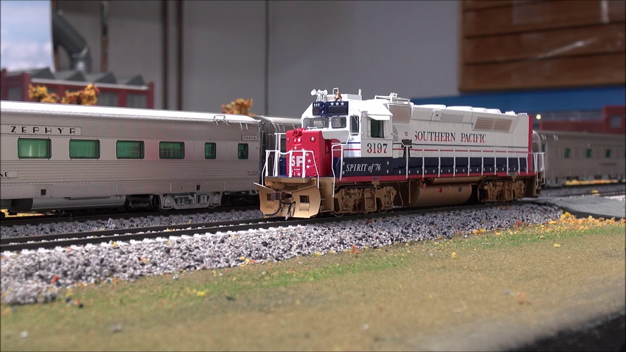 Review: Athearn GP40P-2 Bicentennial w/ Tsunami 2
