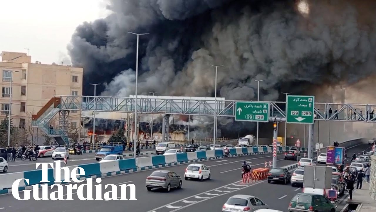 Smoke billows from fire at Tehran market