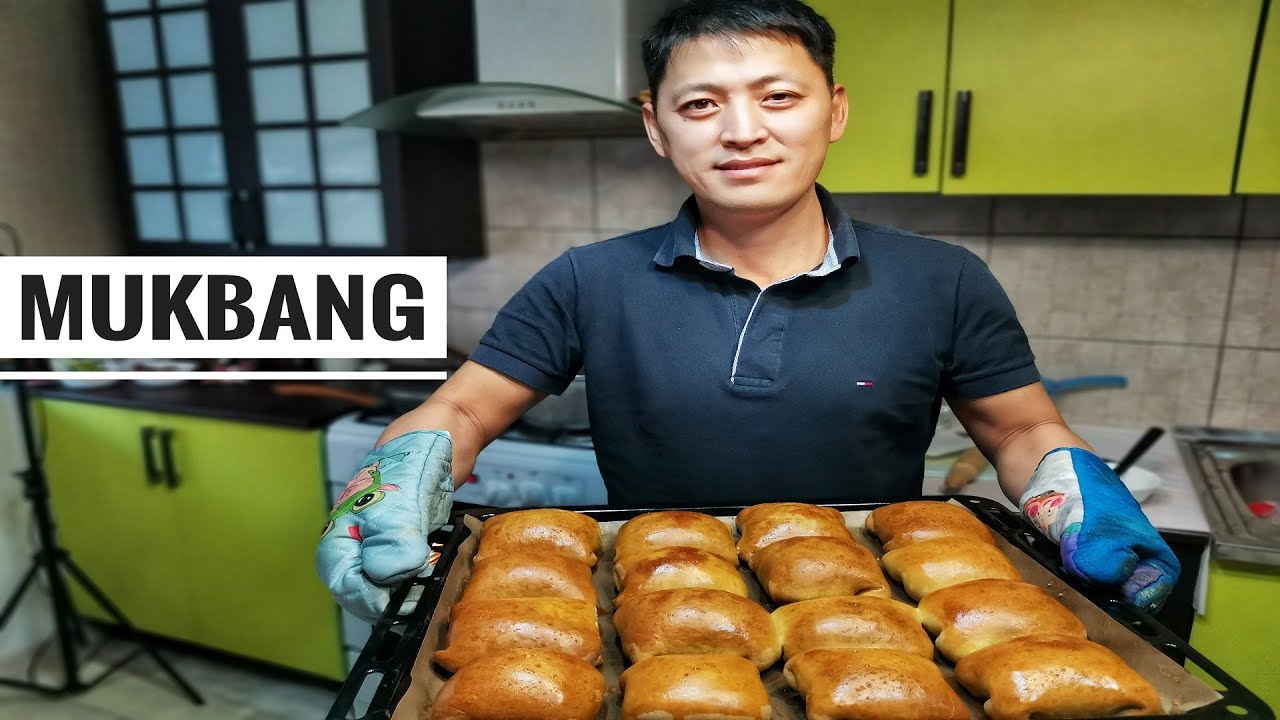 Mukbang/ Самса с тыквой.Мягкое тесто.Едим с котлетами и раменом
