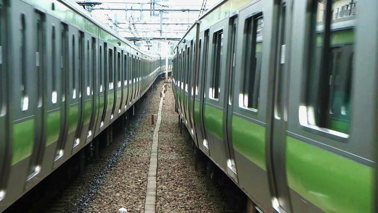 'X-ing' Crossing Trains in Japan!